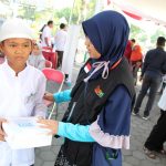 Hikmah memberi sedekah kepada anak yatim