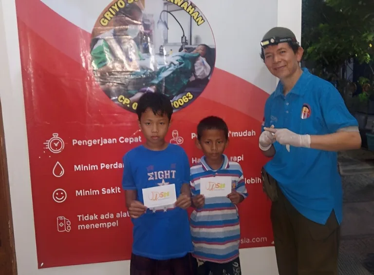 Dompet Sejuta Harapan Fasilitasi Khitan Gratis bagi Dua Anak Kurang Mampu